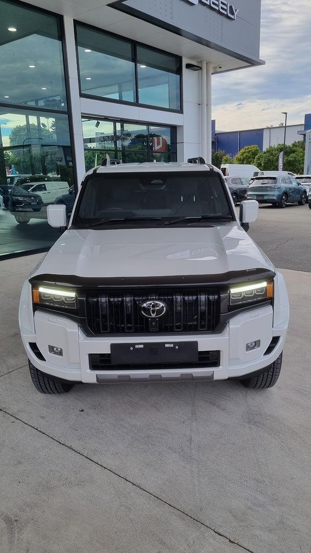 2024 Toyota Landcruiser Prado VX