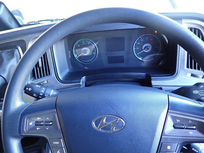 2022 HYUNDAI D217 PAVISE WHITE
