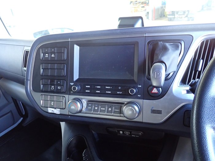 2022 HYUNDAI D217 PAVISE WHITE