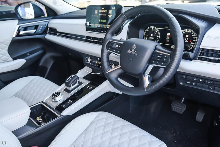 2025 Mitsubishi Outlander PHEV Exceed