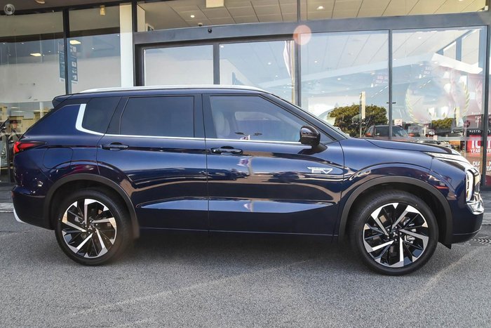 2025 Mitsubishi Outlander PHEV Exceed