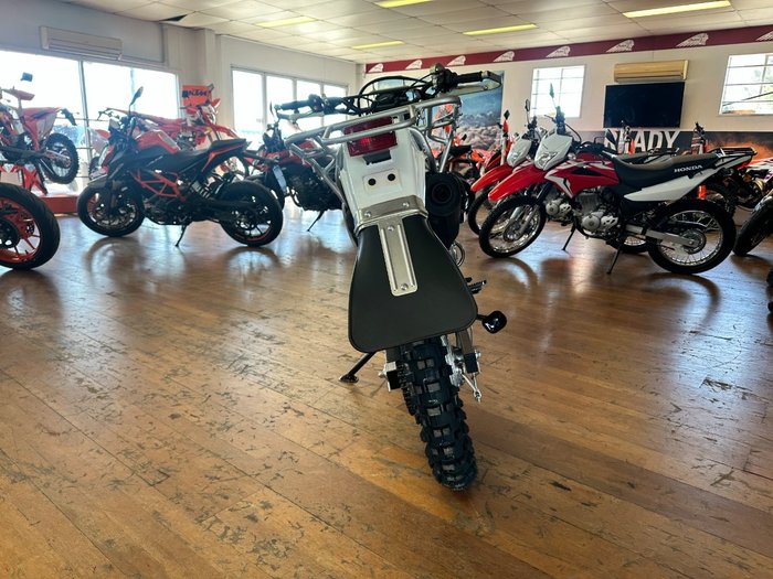 2025 Suzuki DR200SE (TROJAN) White