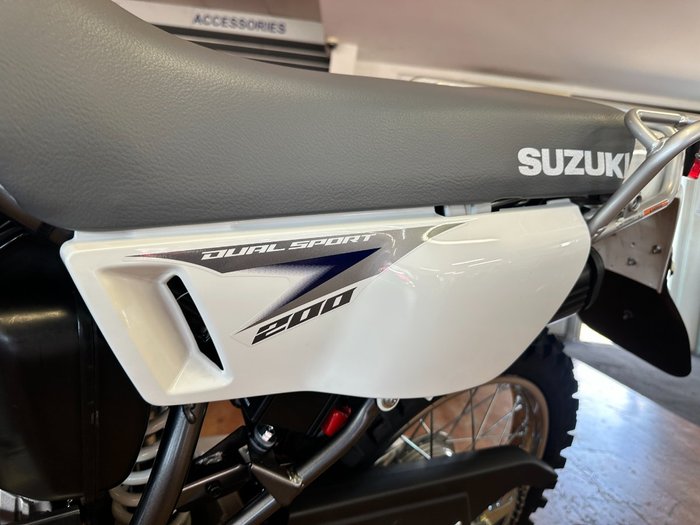 2025 Suzuki DR200SE (TROJAN) White