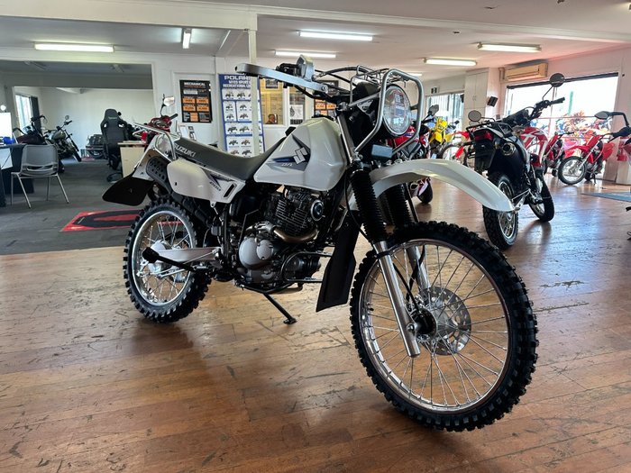 2025 Suzuki DR200SE (TROJAN) White