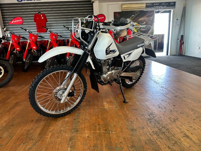 2025 Suzuki DR200SE (TROJAN) White