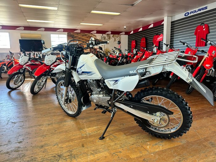 2025 Suzuki DR200SE (TROJAN) White
