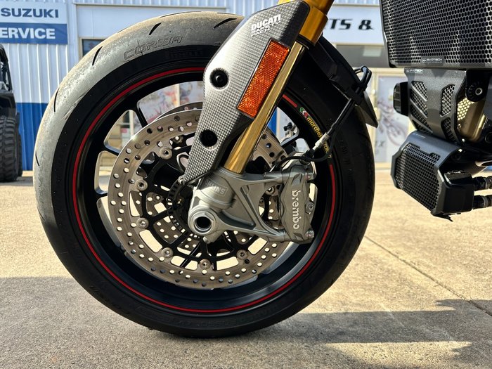2017 Ducati 939 HYPERMOTARD Red
