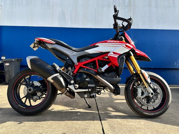 2017 Ducati 939 HYPERMOTARD Red