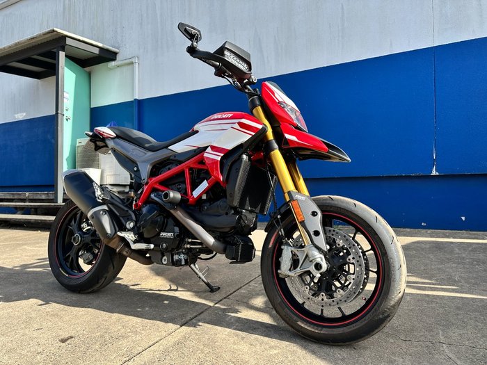 2017 Ducati 939 HYPERMOTARD Red