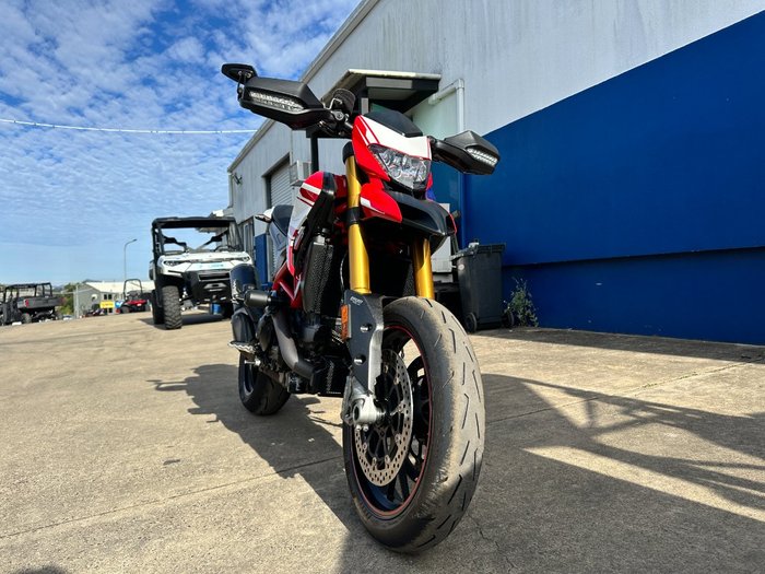 2017 Ducati 939 HYPERMOTARD Red