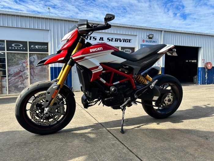 2017 Ducati 939 HYPERMOTARD Red