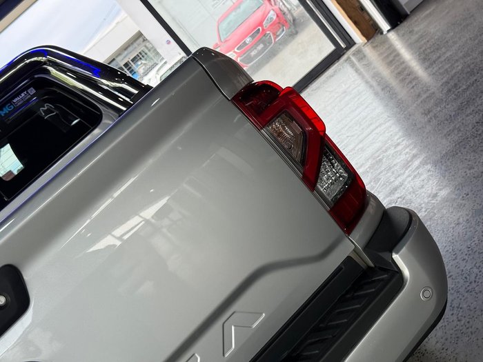 2021 Nissan Navara ST-X