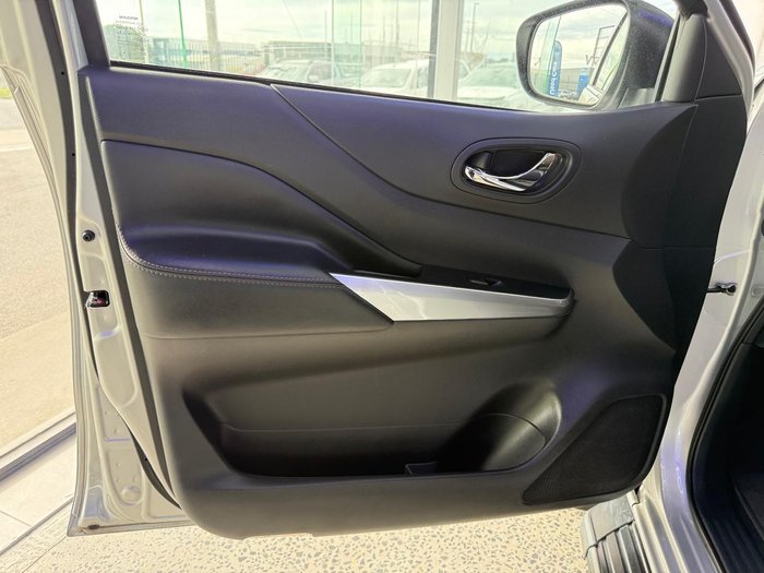 2021 Nissan Navara ST-X