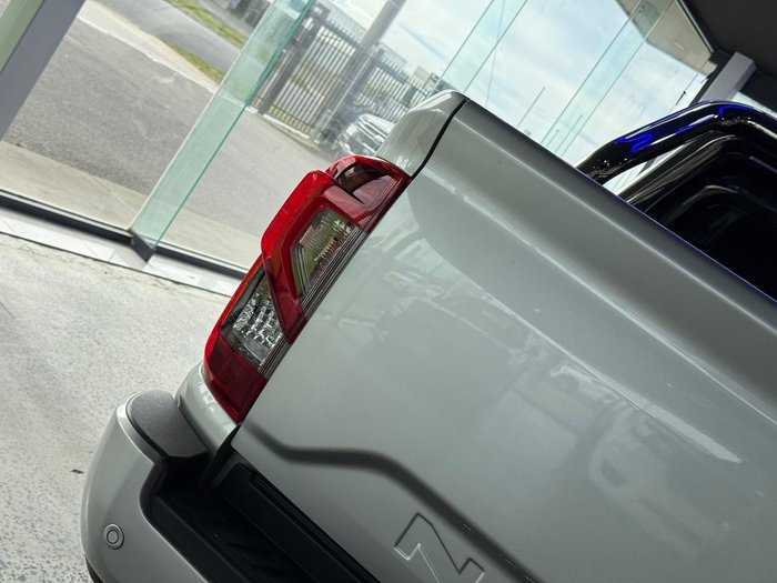 2021 Nissan Navara ST-X