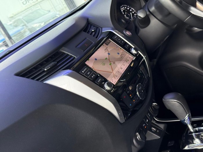 2021 Nissan Navara ST-X