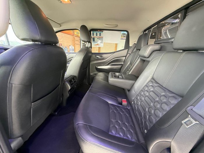 2021 Nissan Navara ST-X