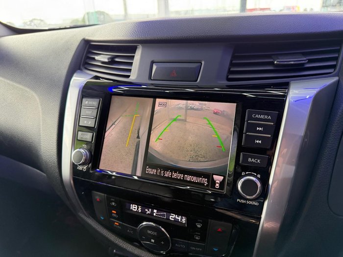2021 Nissan Navara ST-X