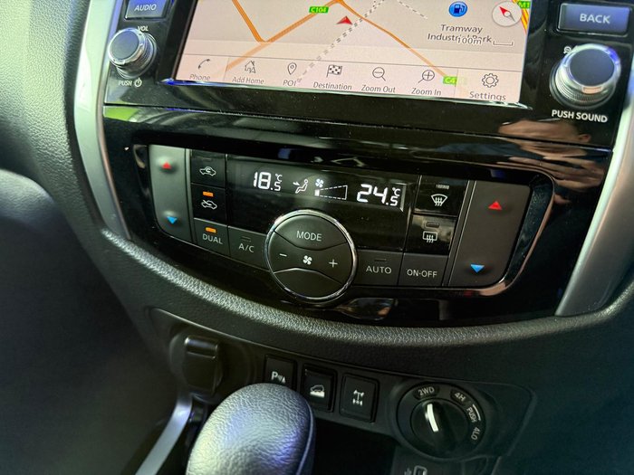 2021 Nissan Navara ST-X