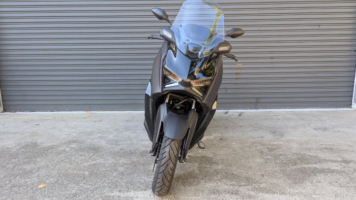 2025 Yamaha XMAX 300 (CZD300A) Grey