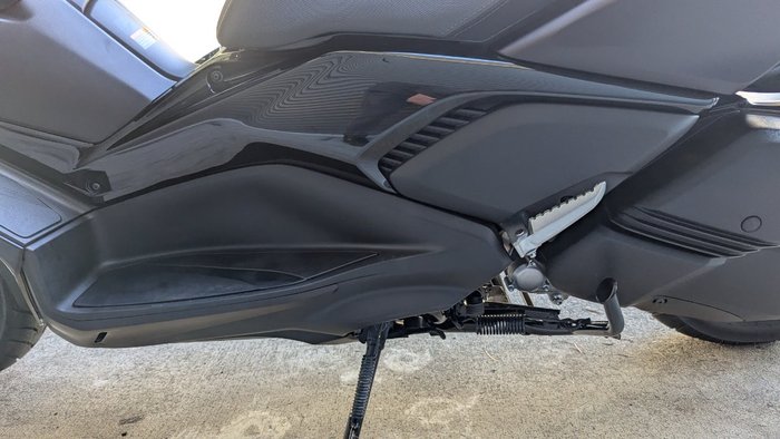 2025 Yamaha XMAX 300 (CZD300A) Grey