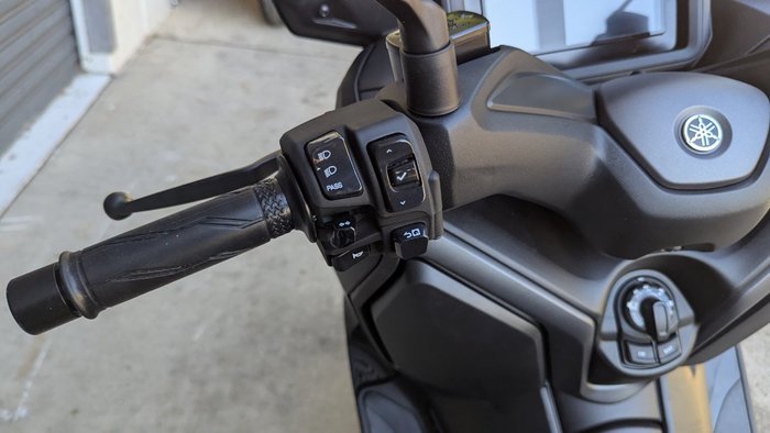 2025 Yamaha XMAX 300 (CZD300A) Grey
