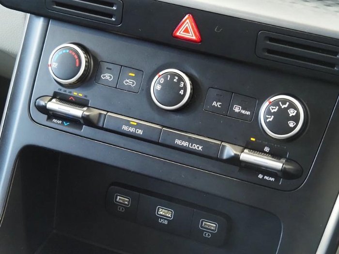 2021 Kia Carnival S