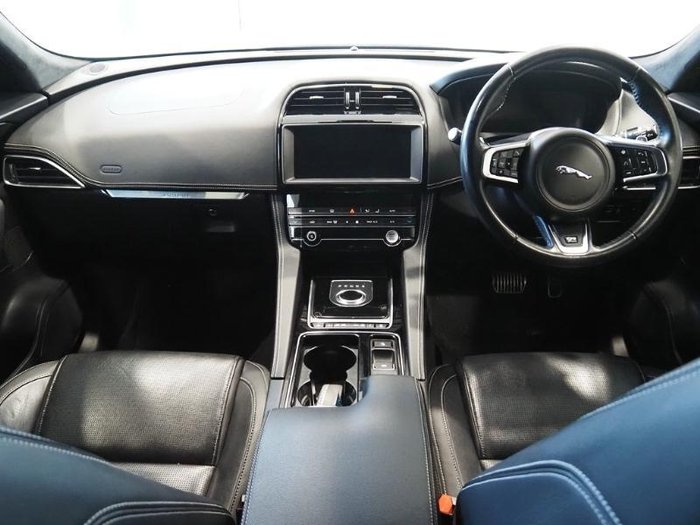 2019 Jaguar F-PACE 25t R-Sport