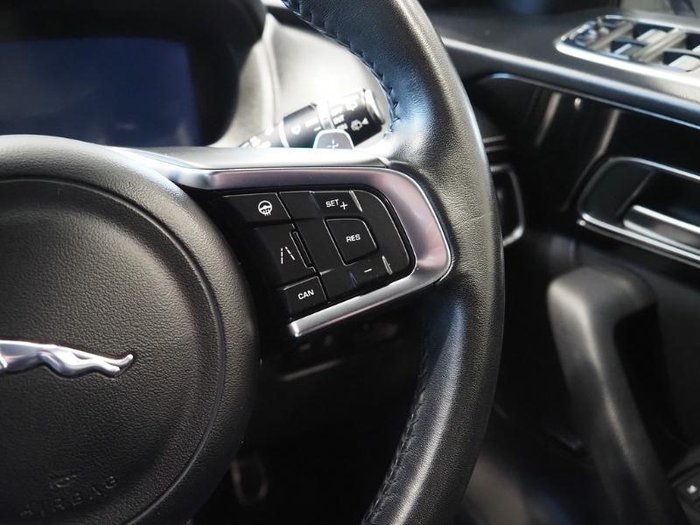 2019 Jaguar F-PACE 25t R-Sport