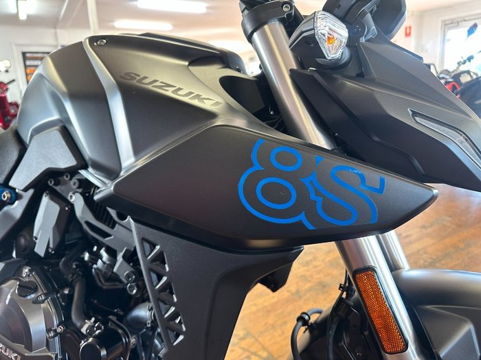 2025 Suzuki GSX-8S Black