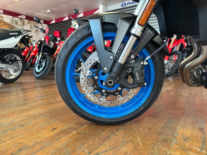 2025 Suzuki GSX-8S Black