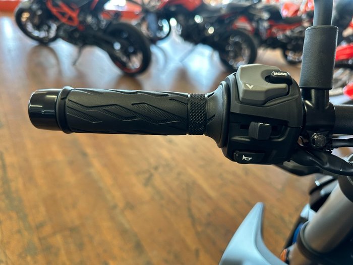 2025 Suzuki GSX-8S Black