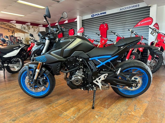 2025 Suzuki GSX-8S Black