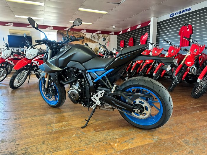 2025 Suzuki GSX-8S Black