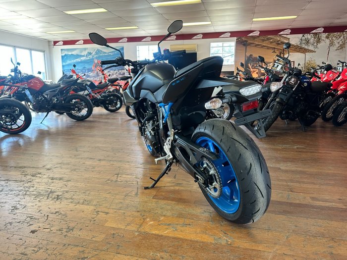2025 Suzuki GSX-8S Black