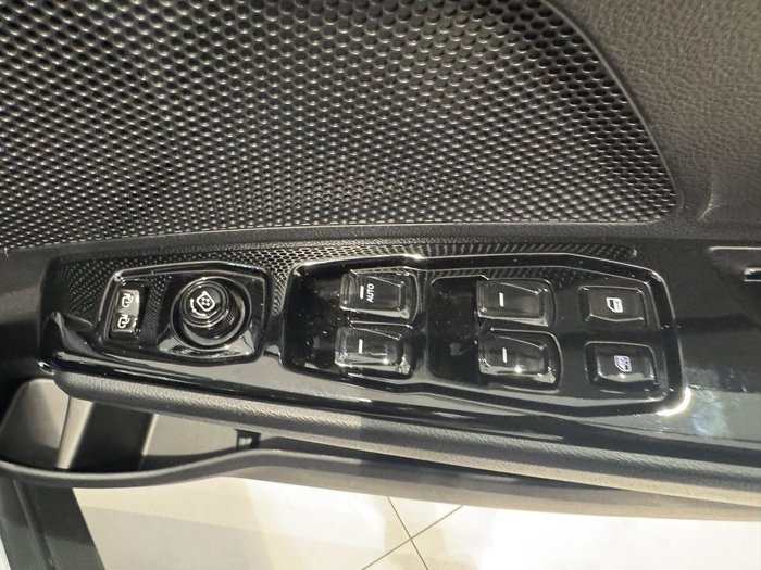 2025 Mahindra XUV3XO AX5L