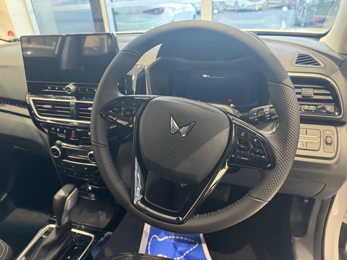 2025 Mahindra XUV3XO AX5L