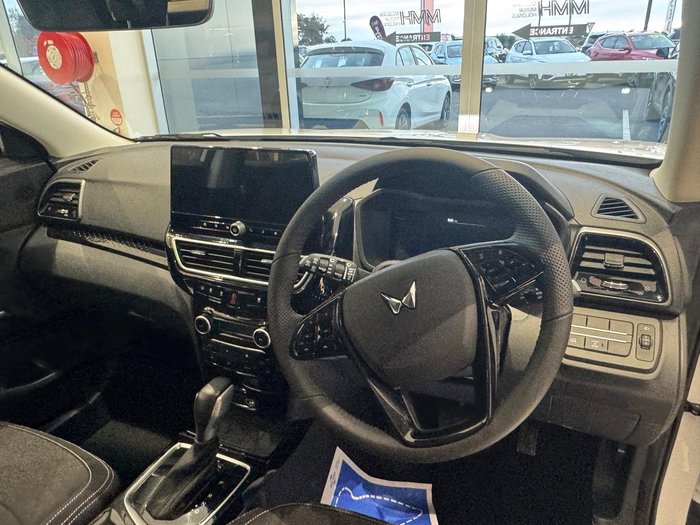 2025 Mahindra XUV3XO AX5L