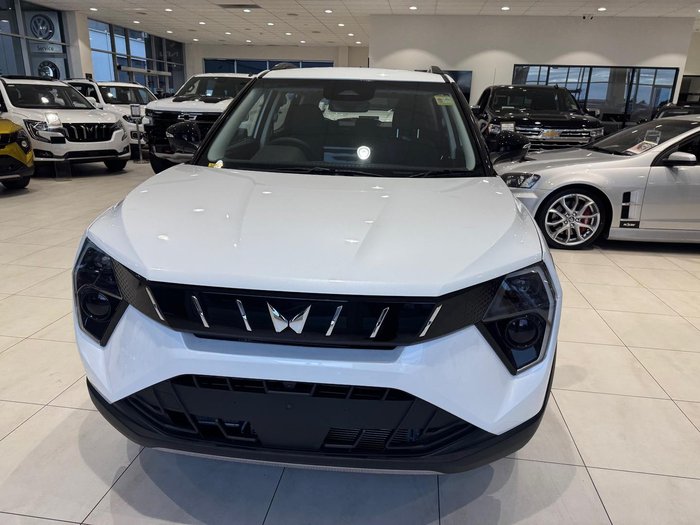 2025 Mahindra XUV3XO AX5L