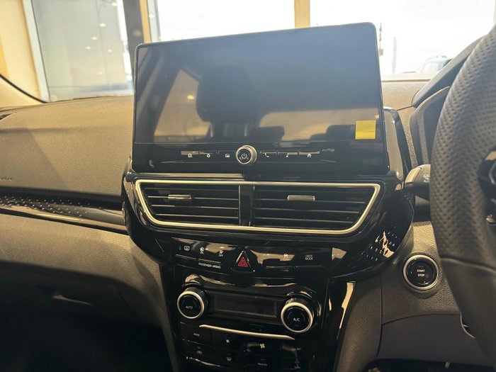 2025 Mahindra XUV3XO AX5L