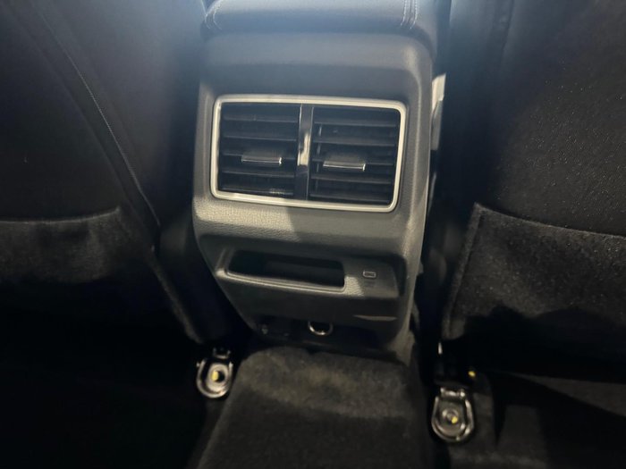 2025 Mahindra XUV3XO AX5L