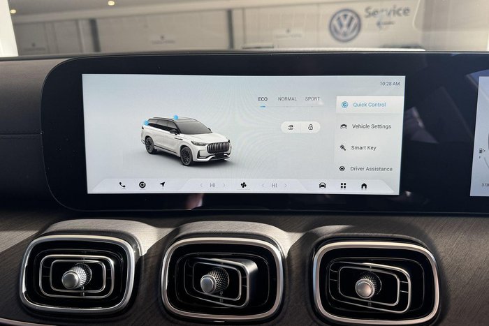 2025 Jaecoo J8 Track