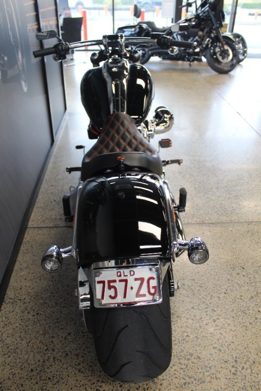 2023 Harley-davidson FXBR BREAKOUT (117) VIVID BLACK