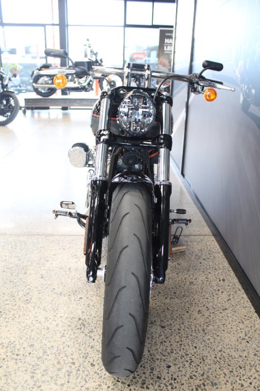 2023 Harley-davidson FXBR BREAKOUT (117) VIVID BLACK