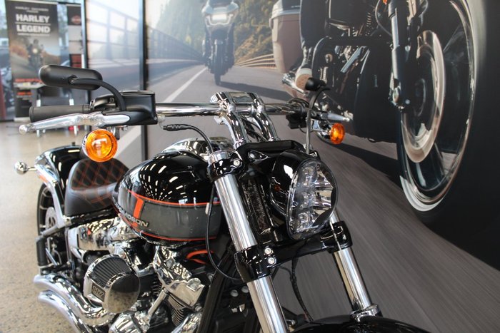 2023 Harley-davidson FXBR BREAKOUT (117) VIVID BLACK