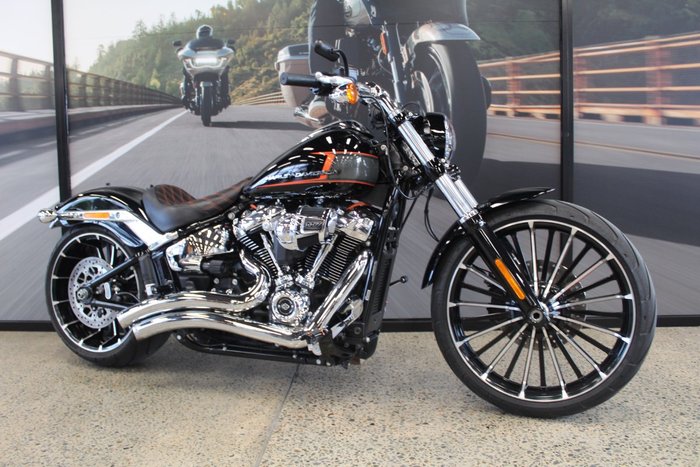 2023 Harley-davidson FXBR BREAKOUT (117) VIVID BLACK