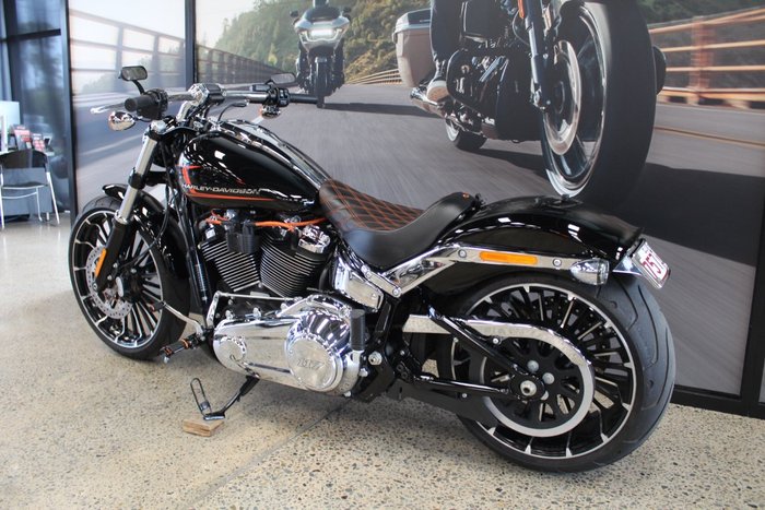 2023 Harley-davidson FXBR BREAKOUT (117) VIVID BLACK