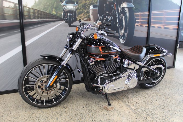 2023 Harley-davidson FXBR BREAKOUT (117) VIVID BLACK
