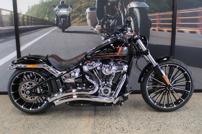 2023 Harley-davidson FXBR BREAKOUT (117) VIVID BLACK