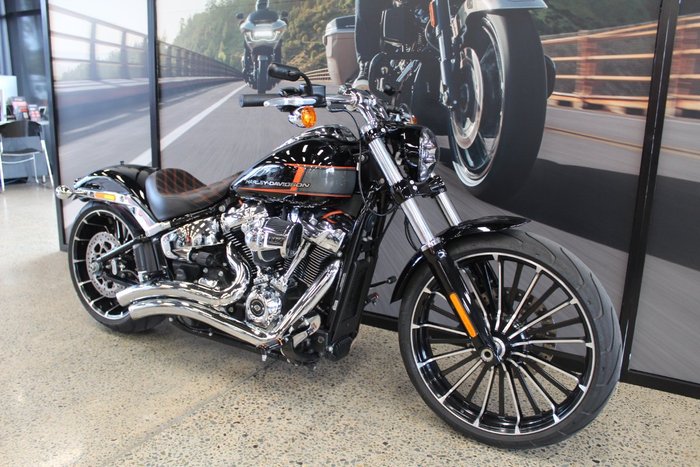 2023 Harley-davidson FXBR BREAKOUT (117) VIVID BLACK