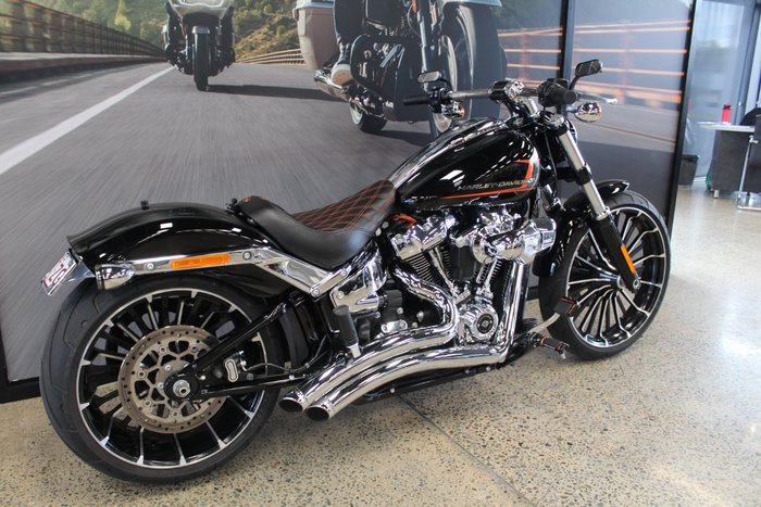 2023 Harley-davidson FXBR BREAKOUT (117) VIVID BLACK